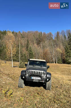 Внедорожник / Кроссовер Jeep Wrangler 2015 в Черновцах