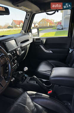 Позашляховик / Кросовер Jeep Wrangler 2013 в 