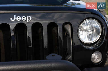 Позашляховик / Кросовер Jeep Wrangler 2017 в 