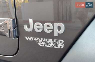 Внедорожник / Кроссовер Jeep Wrangler 2018 в 