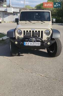 Внедорожник / Кроссовер Jeep Wrangler 2017 в 