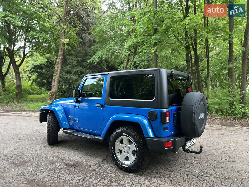 Позашляховик / Кросовер Jeep Wrangler 2015 в Львові