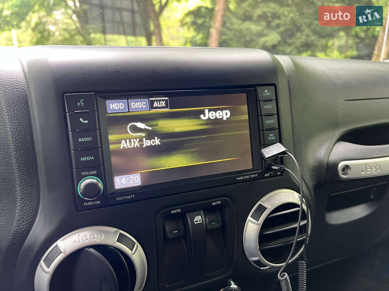 Позашляховик / Кросовер Jeep Wrangler 2015 в Львові