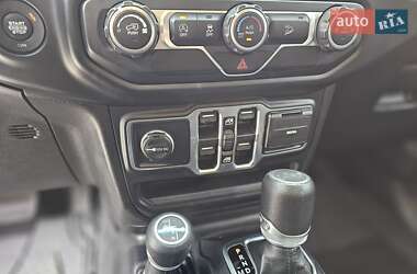 Внедорожник / Кроссовер Jeep Wrangler 2018 в 