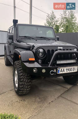 Позашляховик / Кросовер Jeep Wrangler 2015 в Києві