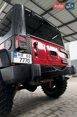 Внедорожник / Кроссовер Jeep Wrangler 2014 в 