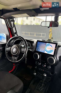 Внедорожник / Кроссовер Jeep Wrangler 2014 в 