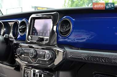 Внедорожник / Кроссовер Jeep Wrangler 2018 в 