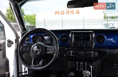Внедорожник / Кроссовер Jeep Wrangler 2018 в 