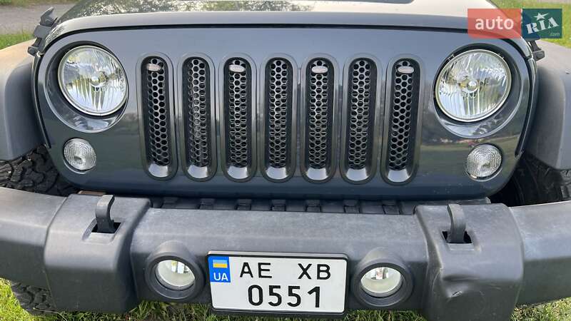 Позашляховик / Кросовер Jeep Wrangler 2016 в Дніпрі