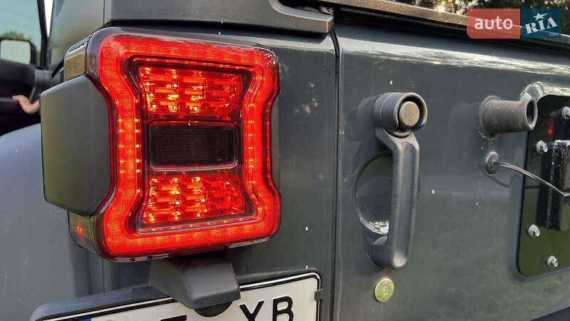 Позашляховик / Кросовер Jeep Wrangler 2016 в Дніпрі