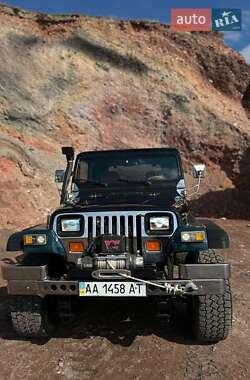 Внедорожник / Кроссовер Jeep Wrangler 1992 в 