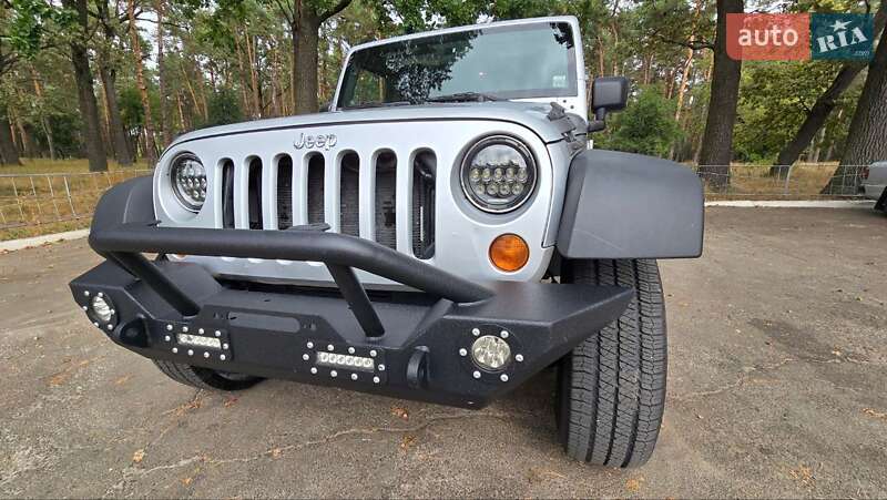 Внедорожник / Кроссовер Jeep Wrangler 2008 в Киеве