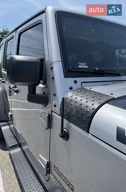 Внедорожник / Кроссовер Jeep Wrangler 2016 в 
