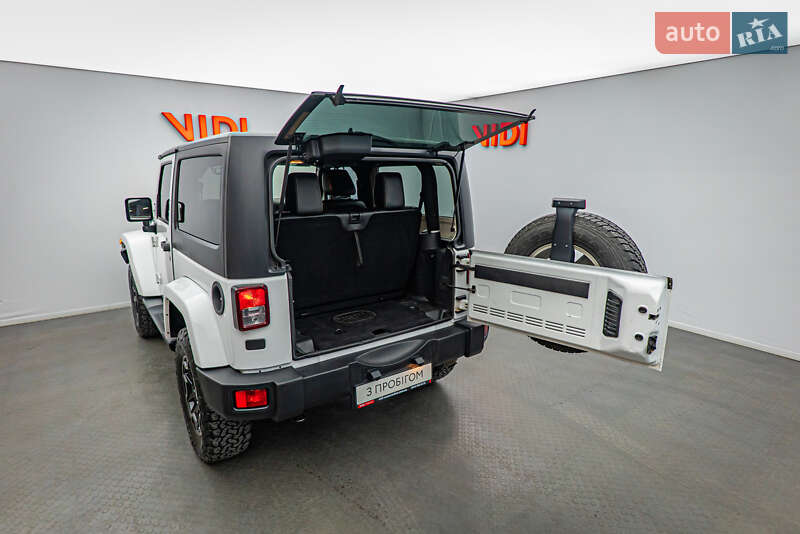 Внедорожник / Кроссовер Jeep Wrangler 2015 в Киеве