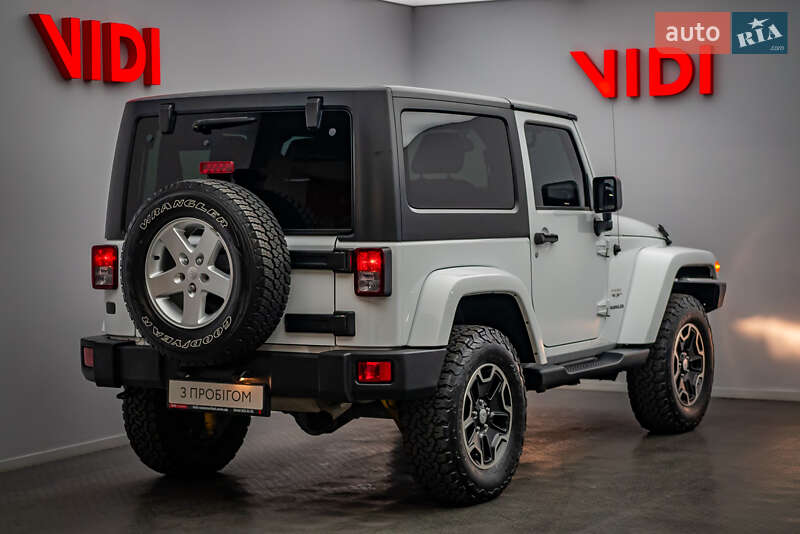 Внедорожник / Кроссовер Jeep Wrangler 2015 в Киеве