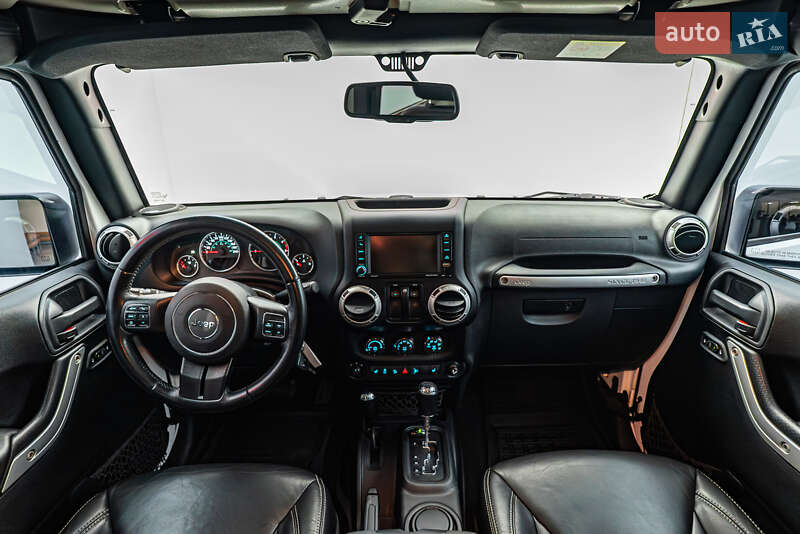 Внедорожник / Кроссовер Jeep Wrangler 2015 в Киеве