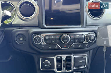 Внедорожник / Кроссовер Jeep Wrangler 2018 в 