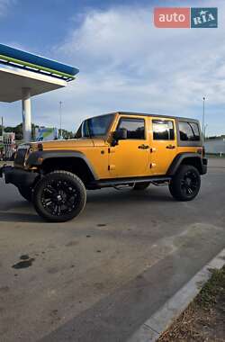 Внедорожник / Кроссовер Jeep Wrangler 2014 в 