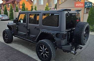 Внедорожник / Кроссовер Jeep Wrangler 2015 в 