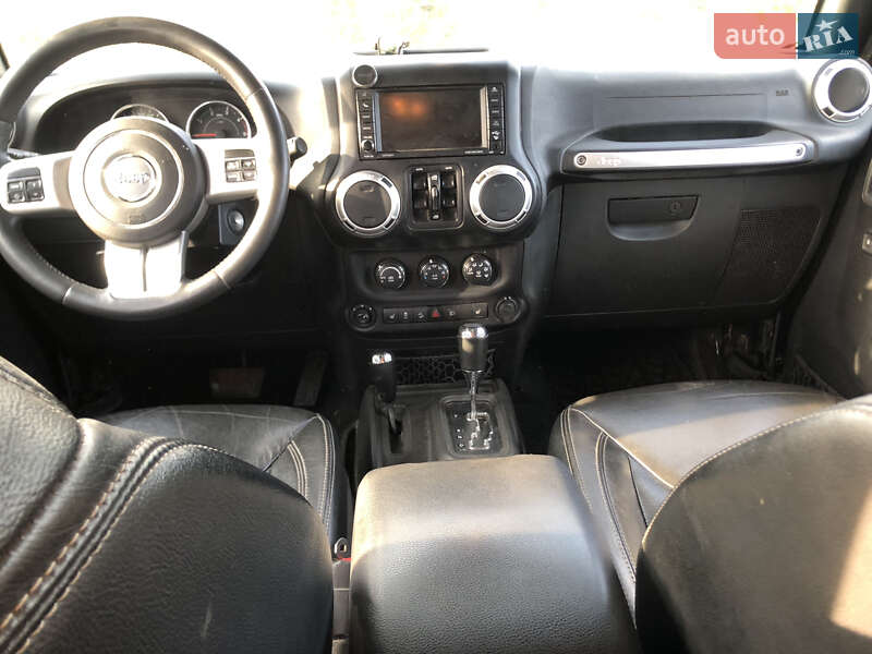 Позашляховик / Кросовер Jeep Wrangler 2015 в Києві