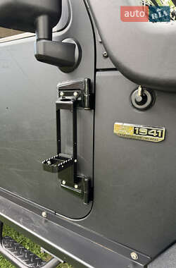 Внедорожник / Кроссовер Jeep Wrangler 2011 в 