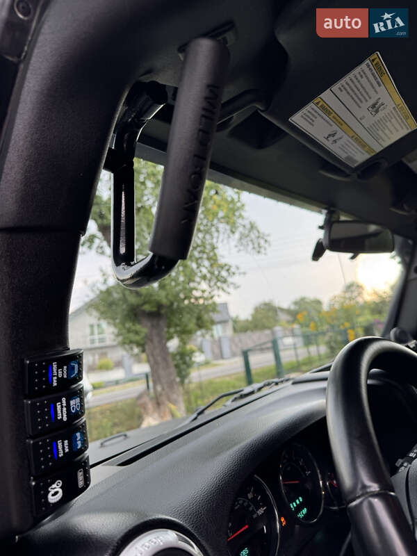 Позашляховик / Кросовер Jeep Wrangler 2011 в Яремчі