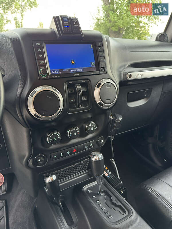 Позашляховик / Кросовер Jeep Wrangler 2011 в Яремчі