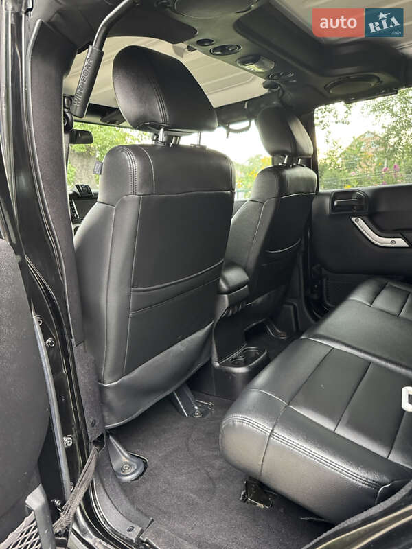 Позашляховик / Кросовер Jeep Wrangler 2011 в Яремчі