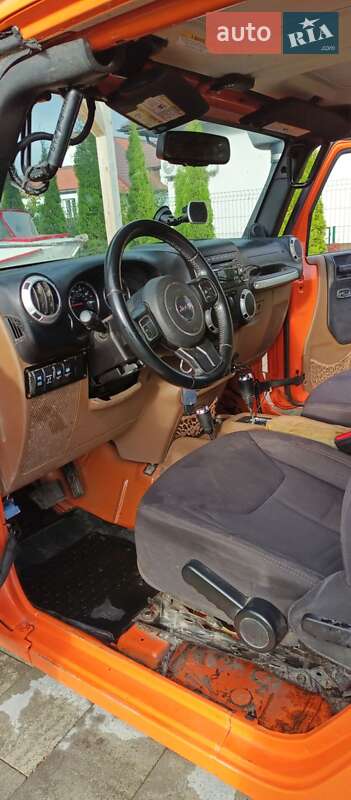 Внедорожник / Кроссовер Jeep Wrangler 2013 в Киеве
