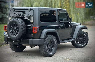 Внедорожник / Кроссовер Jeep Wrangler 2015 в 