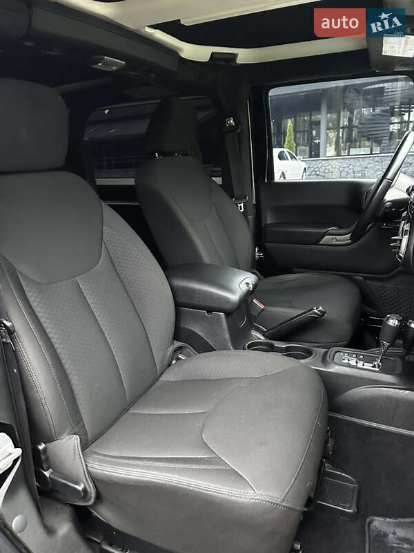 Внедорожник / Кроссовер Jeep Wrangler 2015 в Киеве фото 37 Внедорожник / Кроссовер Jeep Wrangler 2015 в Киеве