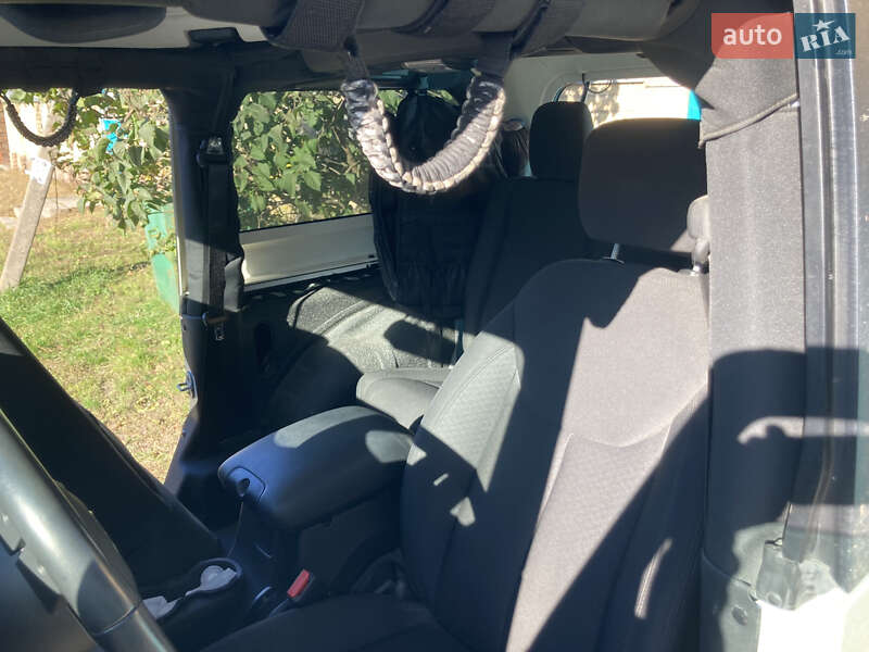 Внедорожник / Кроссовер Jeep Wrangler 2016 в Киеве фото 44 Внедорожник / Кроссовер Jeep Wrangler 2016 в Киеве