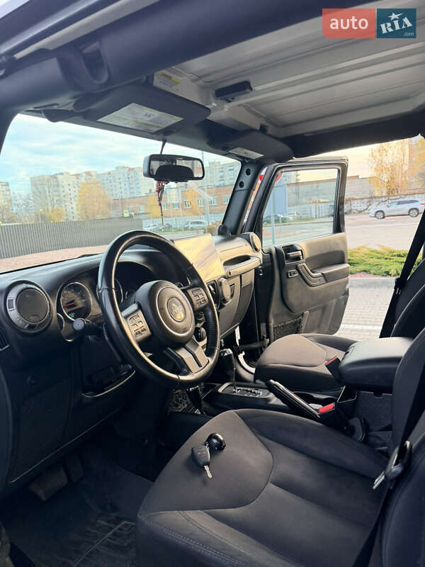 Внедорожник / Кроссовер Jeep Wrangler 2014 в Хмельницком