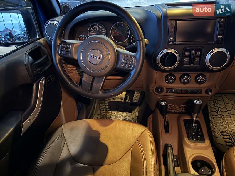 Внедорожник / Кроссовер Jeep Wrangler 2014 в Одессе