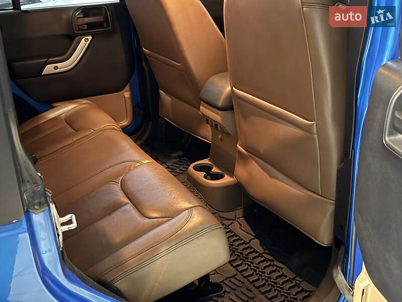 Внедорожник / Кроссовер Jeep Wrangler 2014 в Одессе