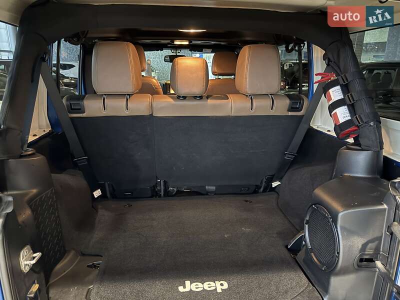 Внедорожник / Кроссовер Jeep Wrangler 2014 в Одессе