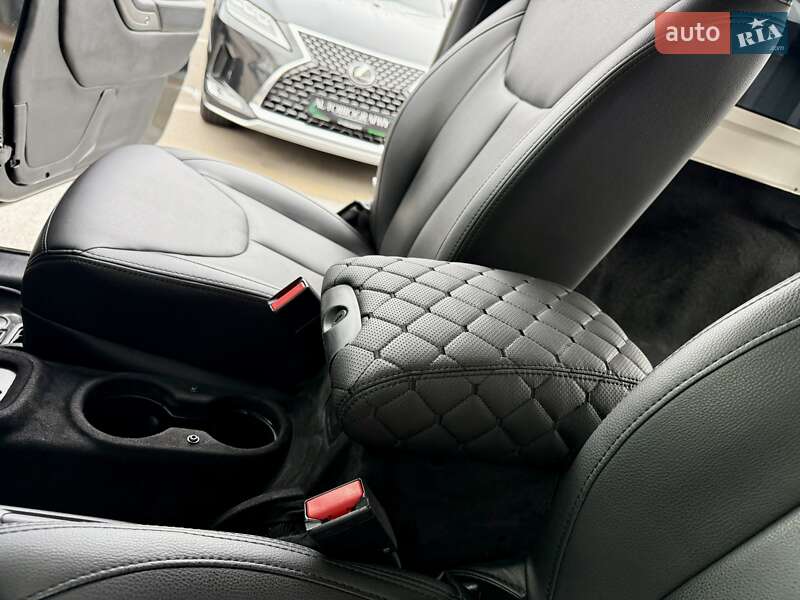 Позашляховик / Кросовер Jeep Wrangler 2016 в Києві фото 35 Позашляховик / Кросовер Jeep Wrangler 2016 в Києві