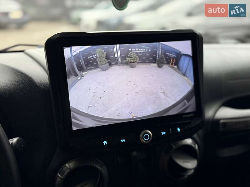 Позашляховик / Кросовер Jeep Wrangler 2016 в Києві фото 39 Позашляховик / Кросовер Jeep Wrangler 2016 в Києві