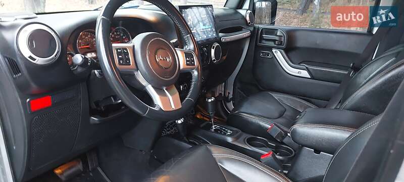 Позашляховик / Кросовер Jeep Wrangler 2015 в Дубні фото 23 Позашляховик / Кросовер Jeep Wrangler 2015 в Дубні