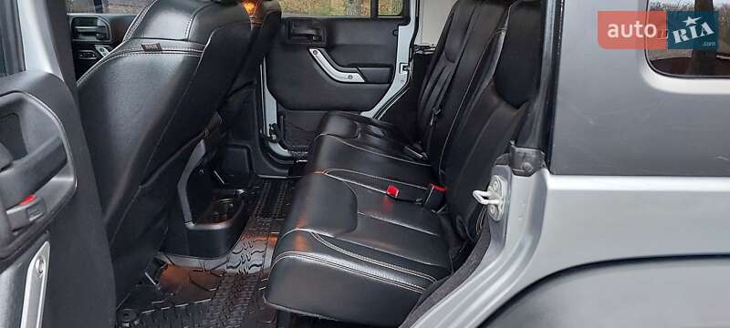 Позашляховик / Кросовер Jeep Wrangler 2015 в Дубні фото 28 Позашляховик / Кросовер Jeep Wrangler 2015 в Дубні