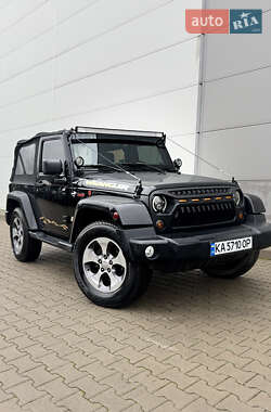 Позашляховик / Кросовер Jeep Wrangler 2015 в Києві
