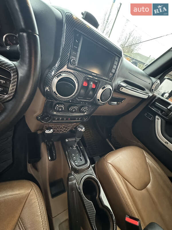 Внедорожник / Кроссовер Jeep Wrangler 2015 в Киеве фото 18 Внедорожник / Кроссовер Jeep Wrangler 2015 в Киеве