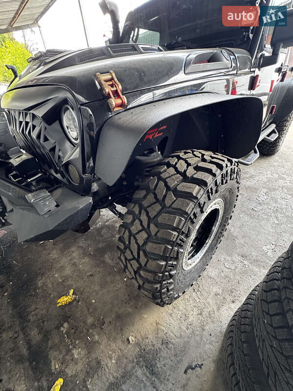 Внедорожник / Кроссовер Jeep Wrangler 2016 в Днепре