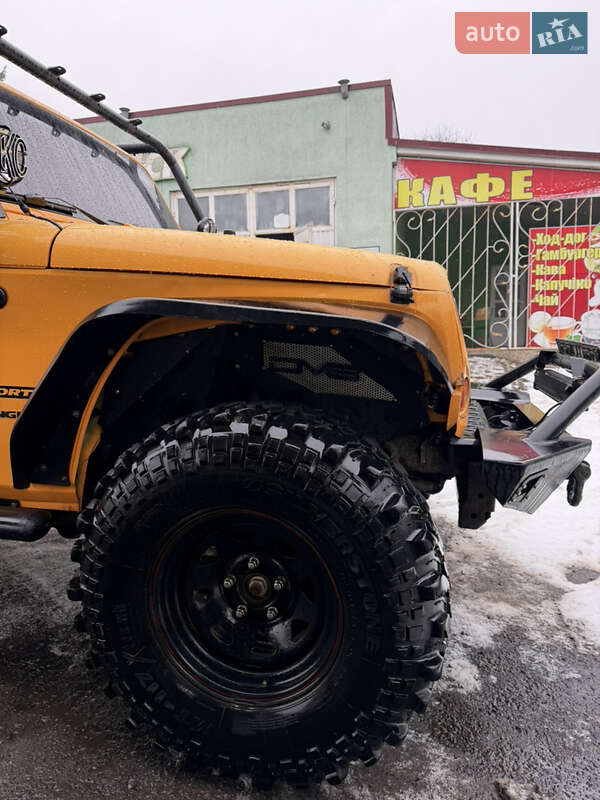 Позашляховик / Кросовер Jeep Wrangler 2012 в Мукачевому