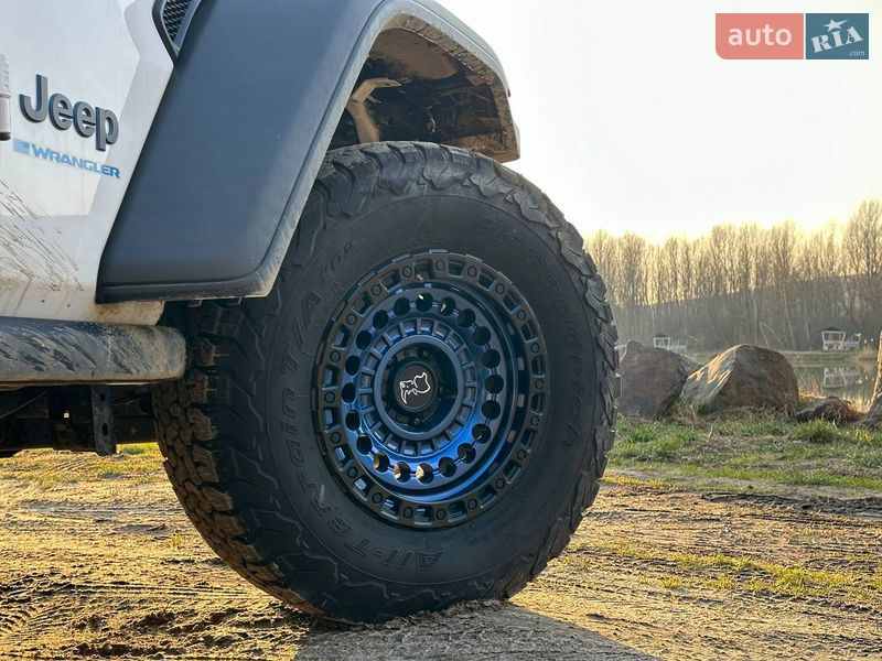 Внедорожник / Кроссовер Jeep Wrangler 2024 в Ужгороде