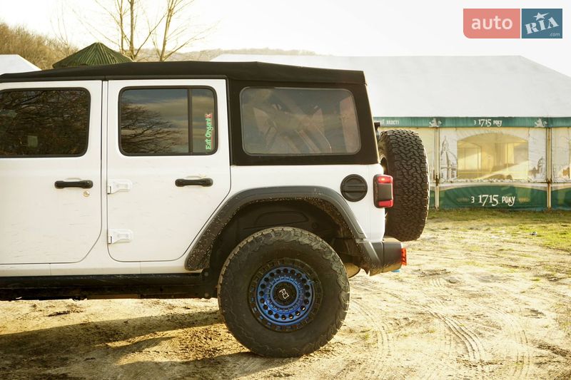 Внедорожник / Кроссовер Jeep Wrangler 2024 в Ужгороде