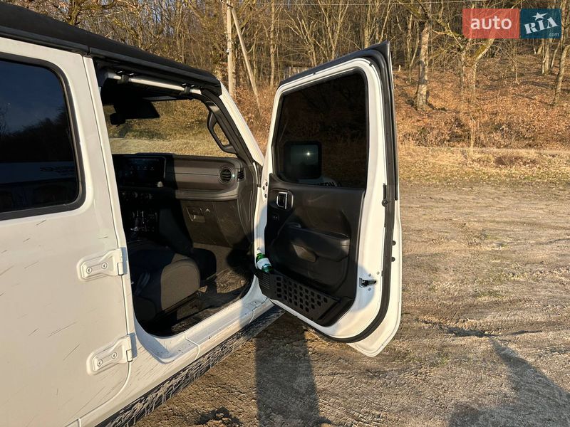 Внедорожник / Кроссовер Jeep Wrangler 2024 в Ужгороде