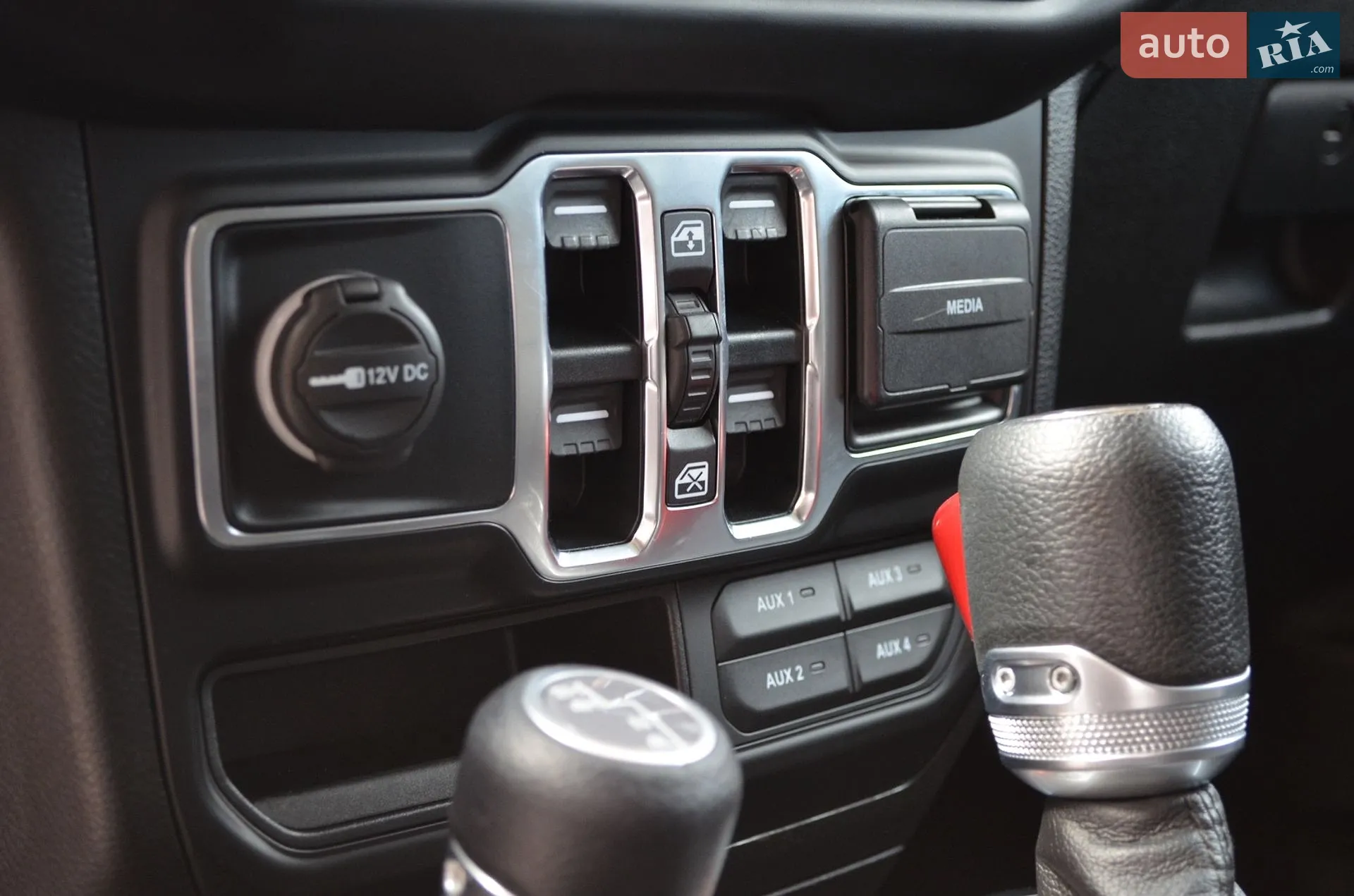 2020 Jeep Wrangler - мініатюра 39