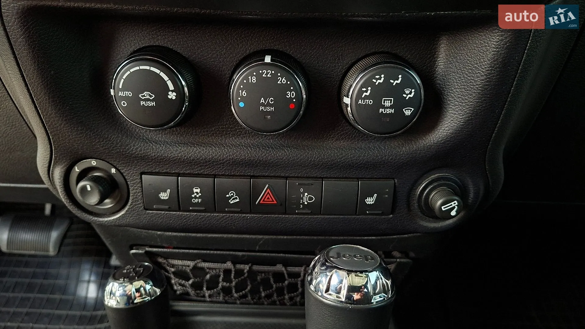 2017 Jeep Wrangler - мініатюра 26